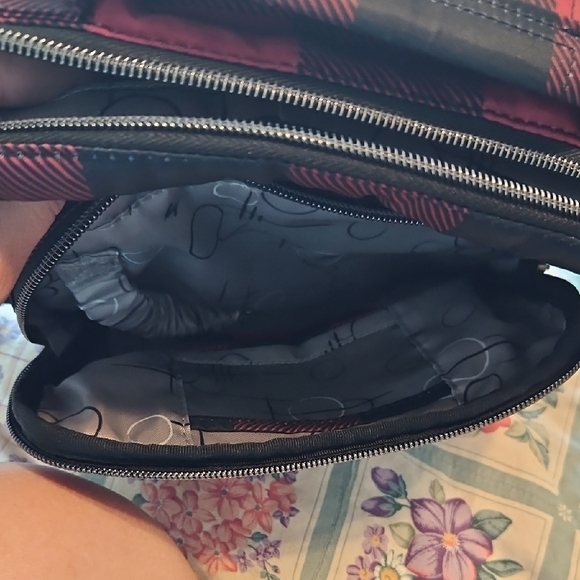 Lug Ranger Crossbody - Picture 7 of 8